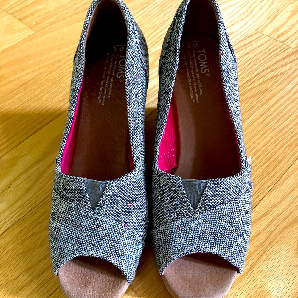 Toms Gray Tweed Peep Toe Platforms with Pink Interior